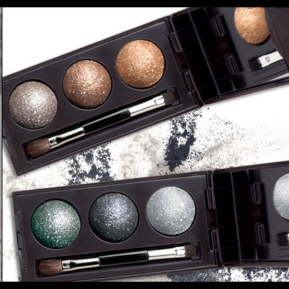 mark. Other - MARK STAR STATUS EYESHADOW PALETTE , NEW
